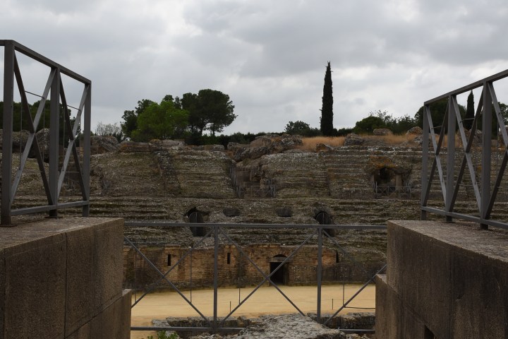 Entrada anfiteatro en Itálica