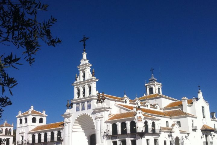 Edificio blanco en Doñana