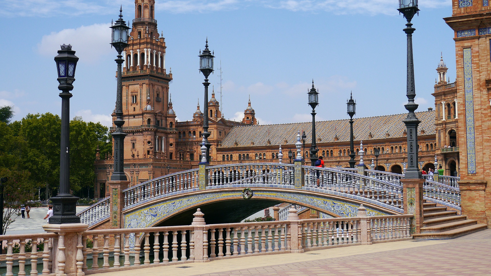 Puente en la Plaza de España en Sevilla